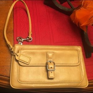 OFFERS???? Coach Tan Leather Wristlet